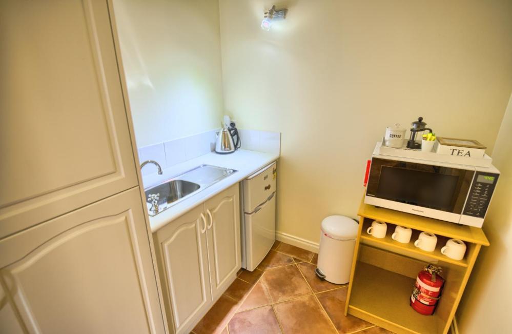 Spencer Suites Albany Buitenkant foto